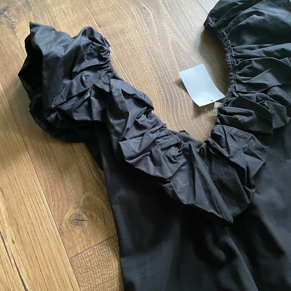 Ruffle V Neck size S - Picture 4 of 4